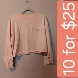 Cropped Crewneck Sweatshirt in Light Peach